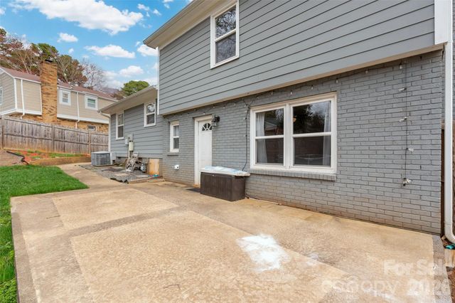 5610 Lawrence Orr Road, Charlotte, NC 28212