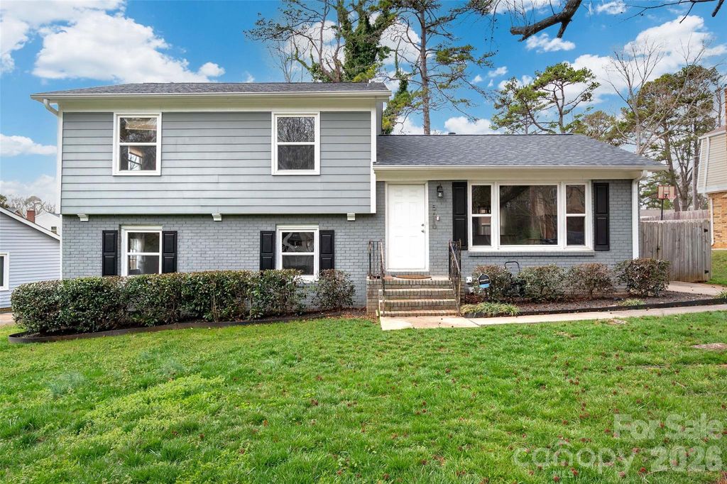 5610 Lawrence Orr Road, Charlotte, NC 28212