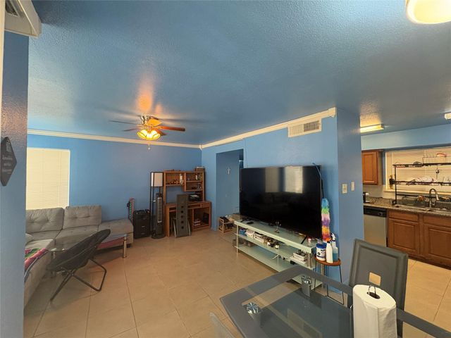 10075 Westpark Drive 94, Houston, TX 77042