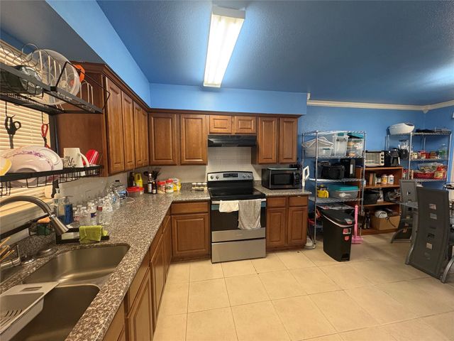 10075 Westpark Drive 94, Houston, TX 77042