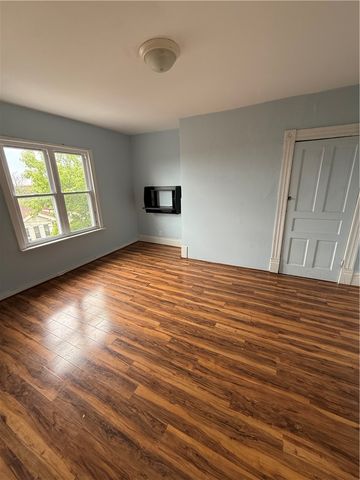 110 Kirk Ave, Carrick, PA 15227