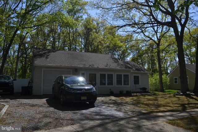 31 CHESTNUT WAY CIR, Barnegat, NJ 08005