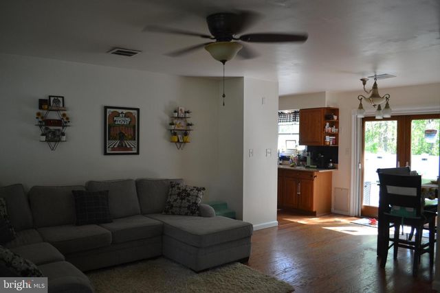 31 CHESTNUT WAY CIR, Barnegat, NJ 08005