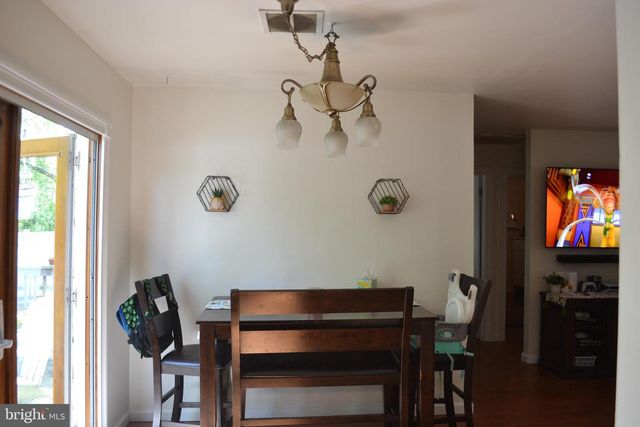 31 CHESTNUT WAY CIR, Barnegat, NJ 08005