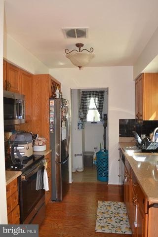 31 CHESTNUT WAY CIR, Barnegat, NJ 08005