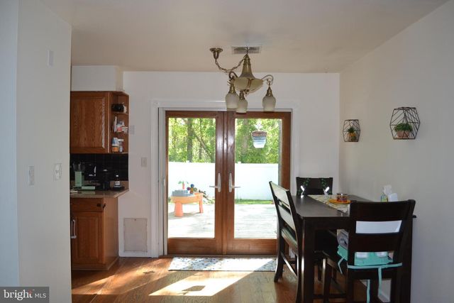 31 CHESTNUT WAY CIR, Barnegat, NJ 08005