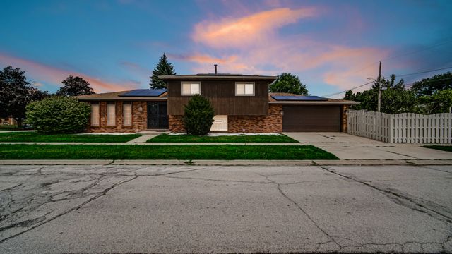 621 Escanaba Avenue, Calumet City, IL 60409