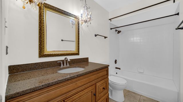 621 Escanaba Avenue, Calumet City, IL 60409