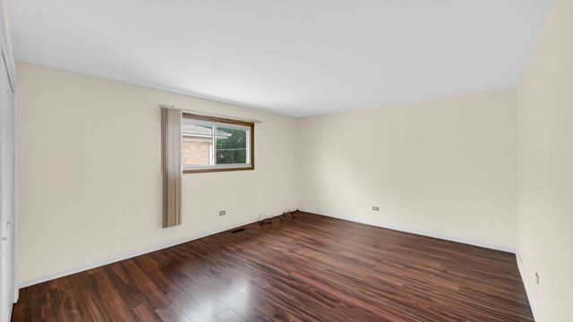 621 Escanaba Avenue, Calumet City, IL 60409