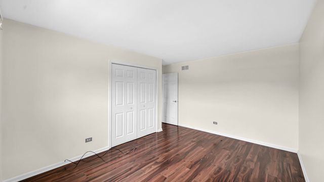621 Escanaba Avenue, Calumet City, IL 60409