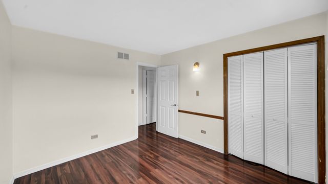 621 Escanaba Avenue, Calumet City, IL 60409