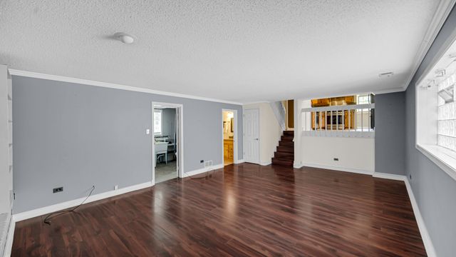621 Escanaba Avenue, Calumet City, IL 60409