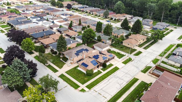 621 Escanaba Avenue, Calumet City, IL 60409