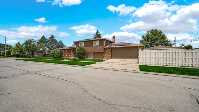 621 Escanaba Avenue, Calumet City, IL 60409