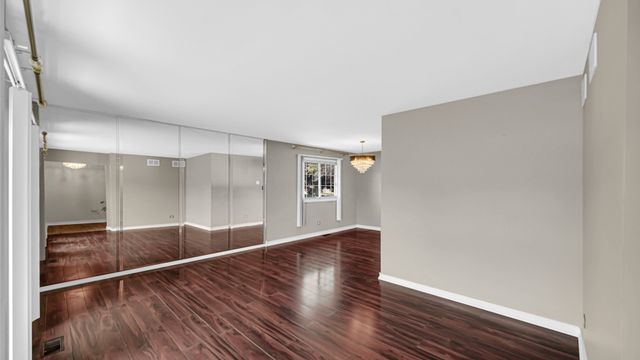 621 Escanaba Avenue, Calumet City, IL 60409