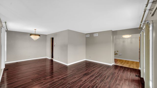 621 Escanaba Avenue, Calumet City, IL 60409