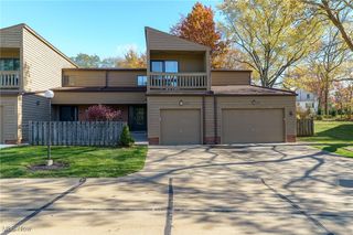 136 Kimrose Lane, Broadview Heights, OH 44147