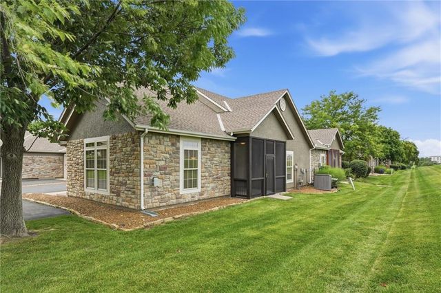11263 S Summit Street 2402, Olathe, KS 66062
