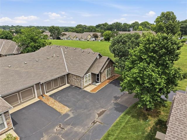 11263 S Summit Street 2402, Olathe, KS 66062