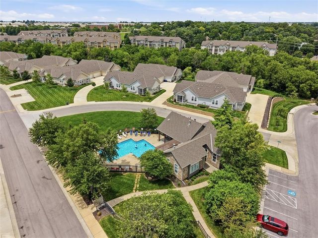 11263 S Summit Street 2402, Olathe, KS 66062