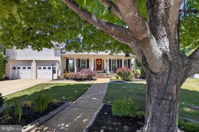 15 STRATFORD HALL CT, Fredericksburg, VA 22406