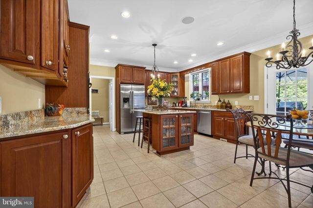 15 STRATFORD HALL CT, Fredericksburg, VA 22406