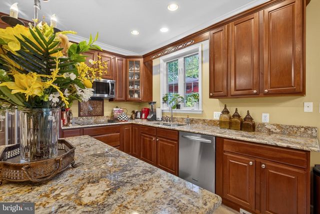 15 STRATFORD HALL CT, Fredericksburg, VA 22406