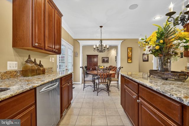15 STRATFORD HALL CT, Fredericksburg, VA 22406