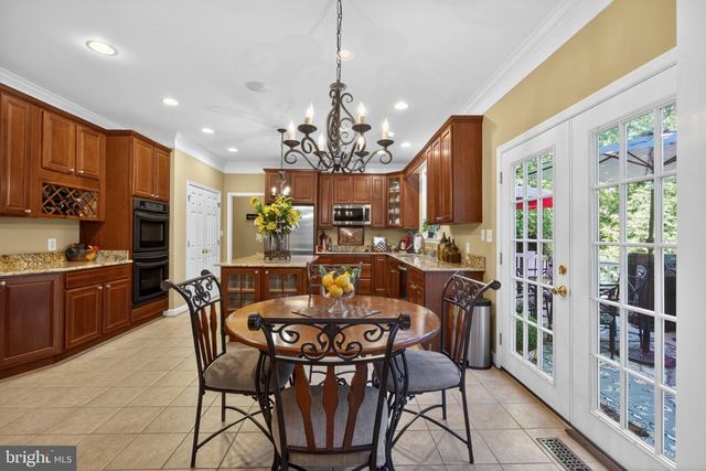 15 STRATFORD HALL CT, Fredericksburg, VA 22406