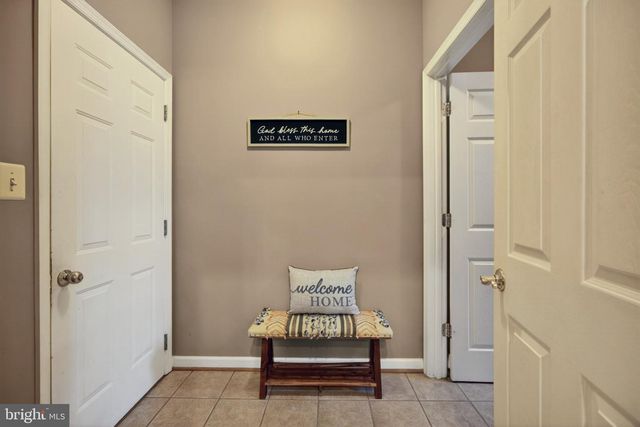 15 STRATFORD HALL CT, Fredericksburg, VA 22406