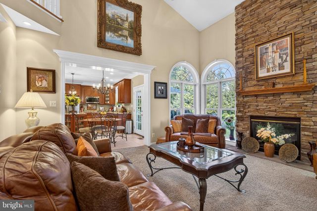 15 STRATFORD HALL CT, Fredericksburg, VA 22406
