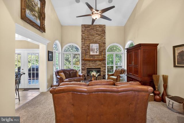 15 STRATFORD HALL CT, Fredericksburg, VA 22406