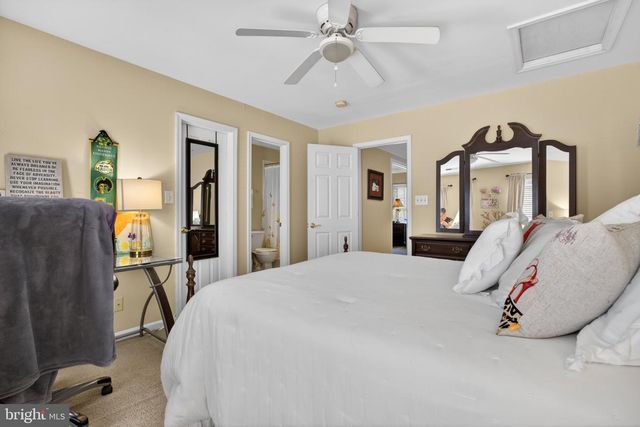 15 STRATFORD HALL CT, Fredericksburg, VA 22406