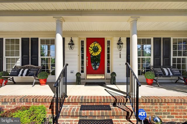15 STRATFORD HALL CT, Fredericksburg, VA 22406