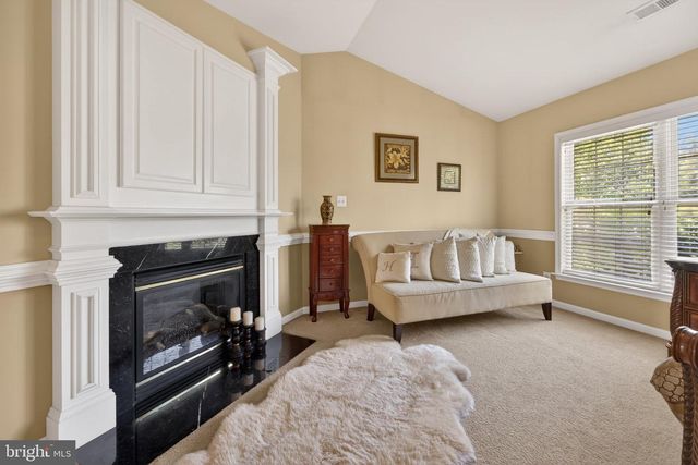15 STRATFORD HALL CT, Fredericksburg, VA 22406