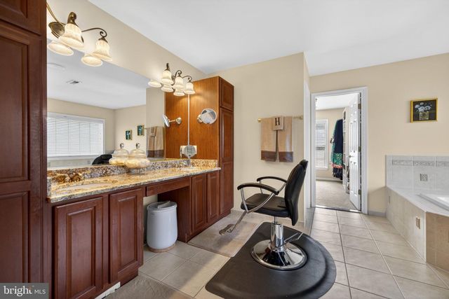 15 STRATFORD HALL CT, Fredericksburg, VA 22406