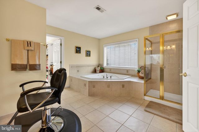 15 STRATFORD HALL CT, Fredericksburg, VA 22406