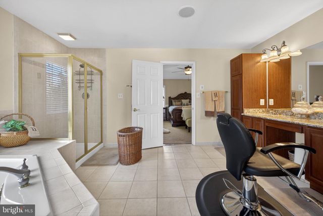 15 STRATFORD HALL CT, Fredericksburg, VA 22406