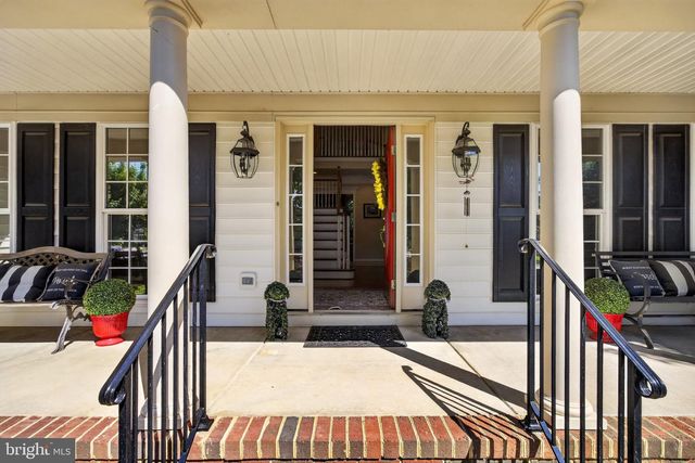 15 STRATFORD HALL CT, Fredericksburg, VA 22406