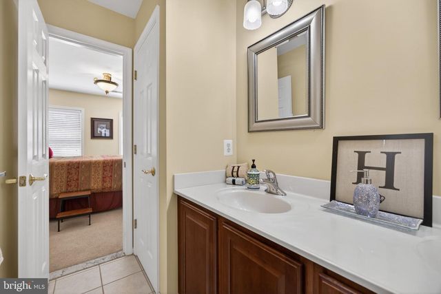 15 STRATFORD HALL CT, Fredericksburg, VA 22406