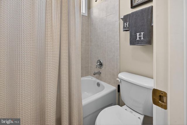 15 STRATFORD HALL CT, Fredericksburg, VA 22406
