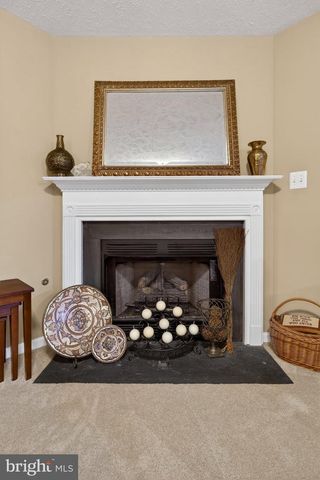 15 STRATFORD HALL CT, Fredericksburg, VA 22406