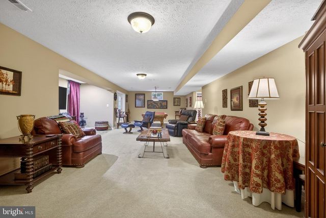 15 STRATFORD HALL CT, Fredericksburg, VA 22406