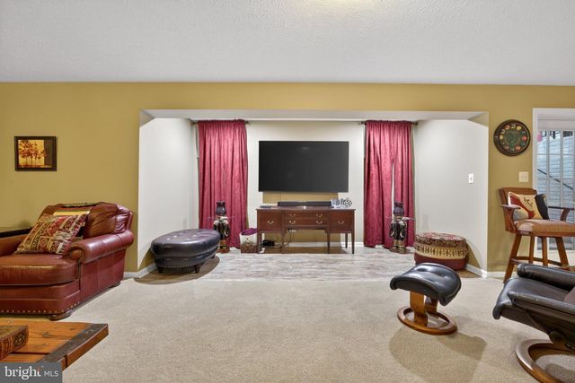 15 STRATFORD HALL CT, Fredericksburg, VA 22406