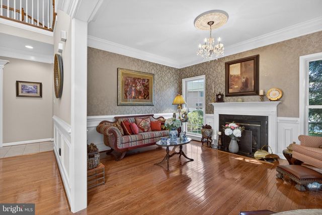 15 STRATFORD HALL CT, Fredericksburg, VA 22406