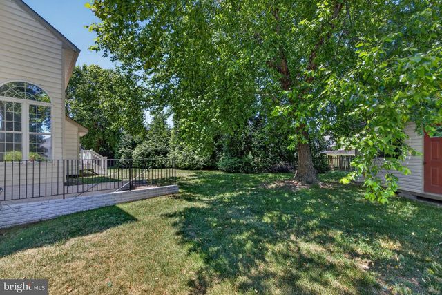 15 STRATFORD HALL CT, Fredericksburg, VA 22406