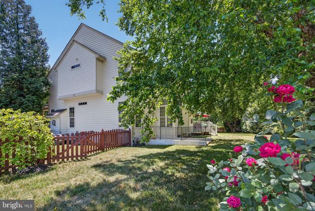 15 STRATFORD HALL CT, Fredericksburg, VA 22406