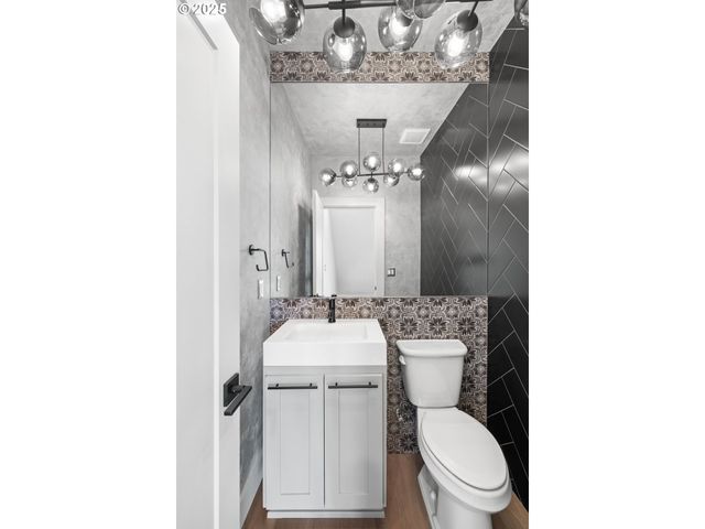 176 N GOING St, Portland, OR 97217