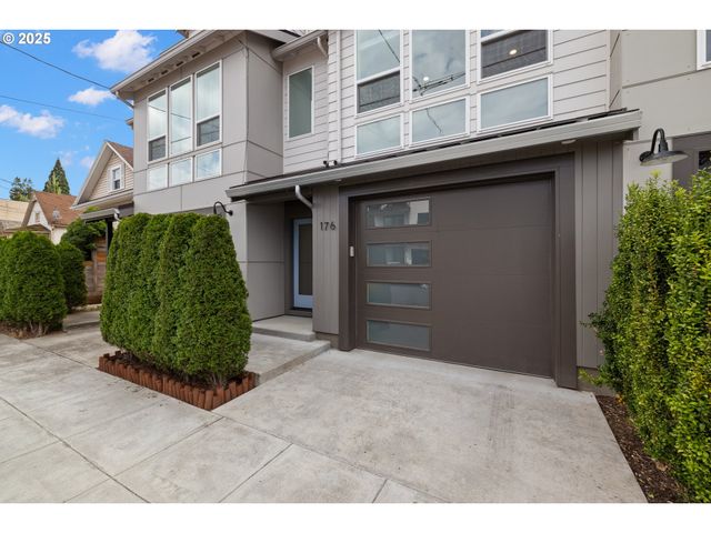 176 N GOING St, Portland, OR 97217
