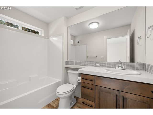 176 N GOING St, Portland, OR 97217